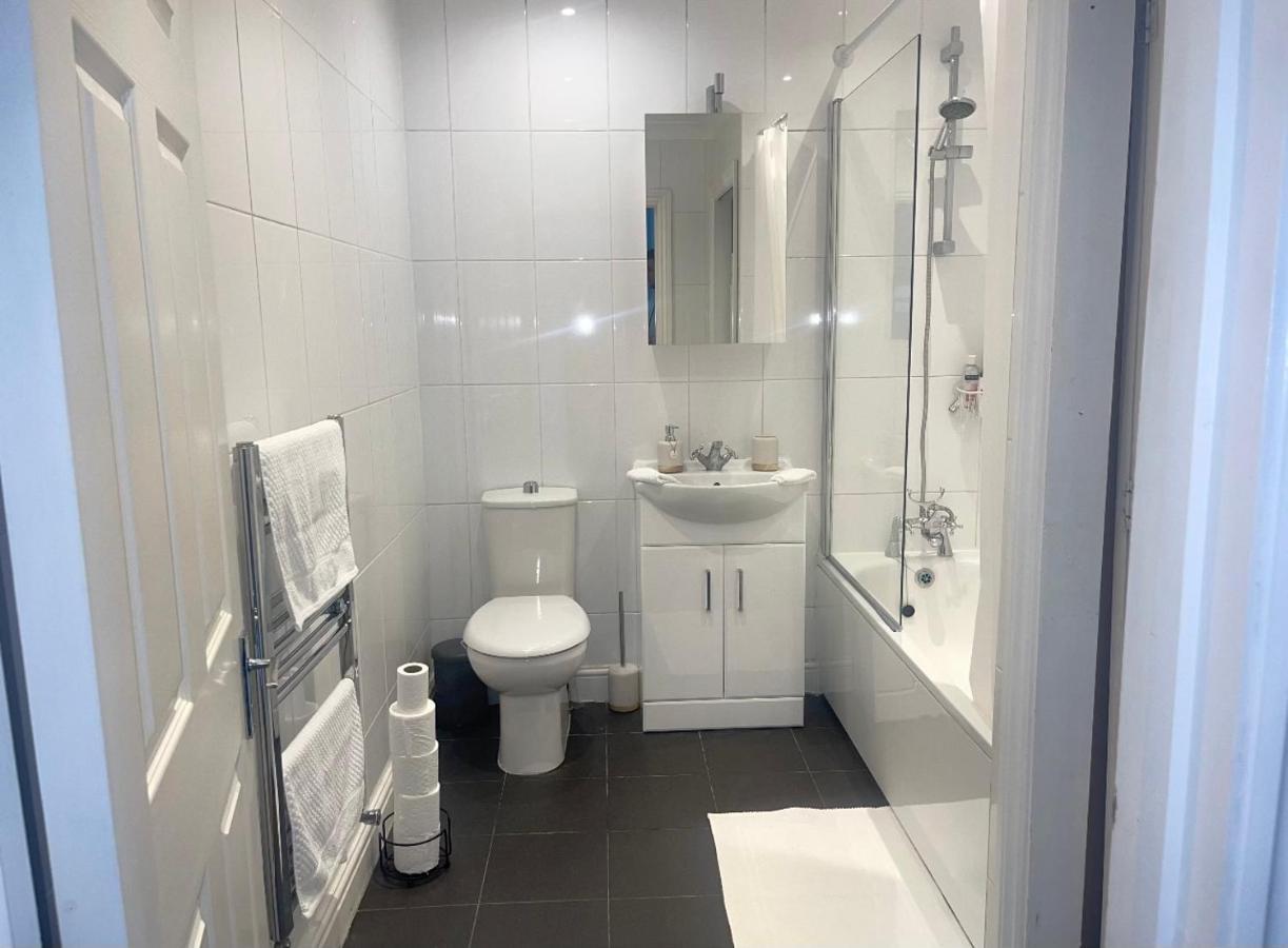 Watch Changing Of The Guard And Walk To The Castle! 2 Bedroom Apartment Windsor Exterior photo
