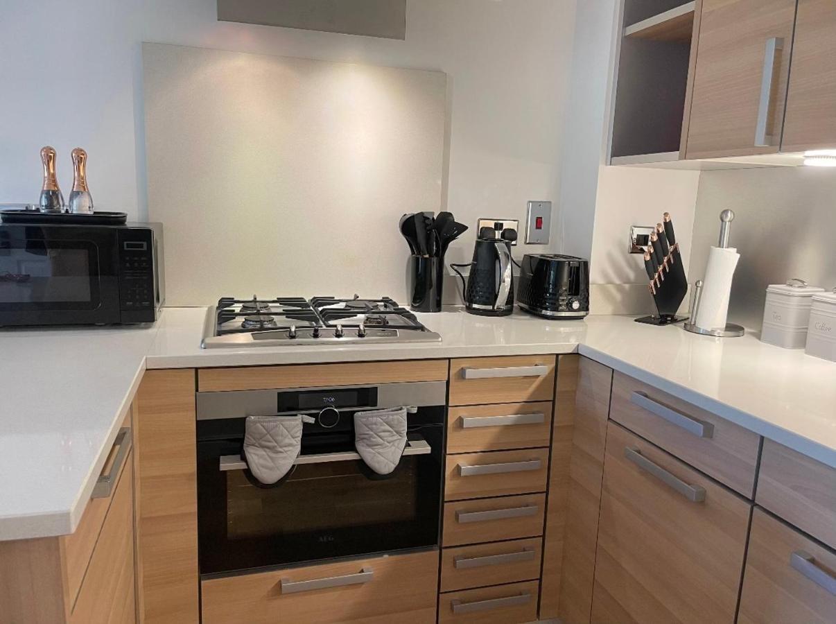 Watch Changing Of The Guard And Walk To The Castle! 2 Bedroom Apartment Windsor Exterior photo